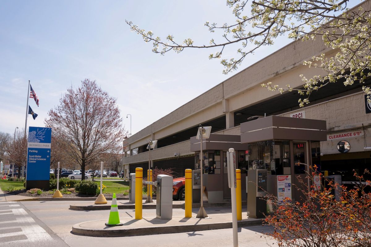 Parking ramp with new signage - April 2022