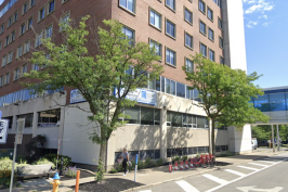 Exterior shot of the Niagara Falls Memorial Medical Center Golisano Medical Oncology Center