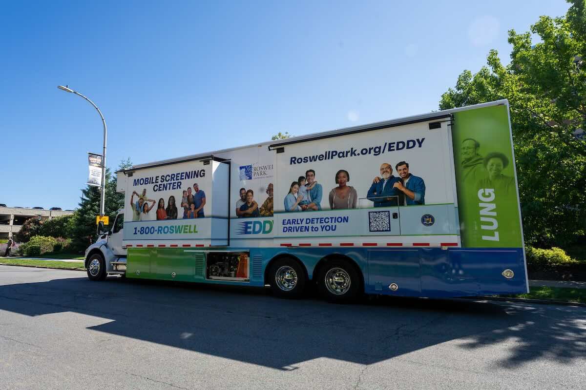 Mobile lung cancer screening unit
