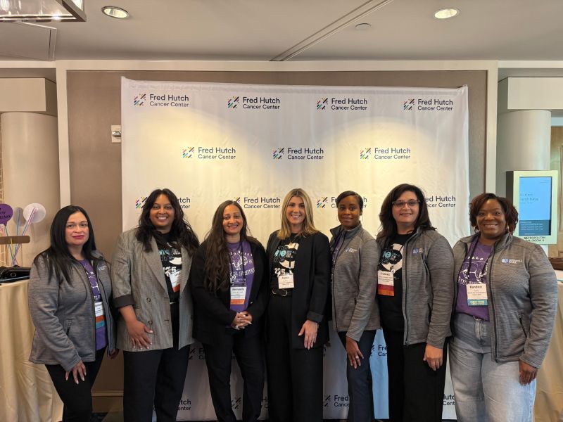 Miembros de los equipos del Centro de Excelencia de Roswell Park presentando sus proyectos en la CCCIF en Seattle, 2026.