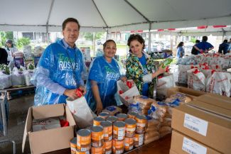 Roswell Park employees at a community food drive